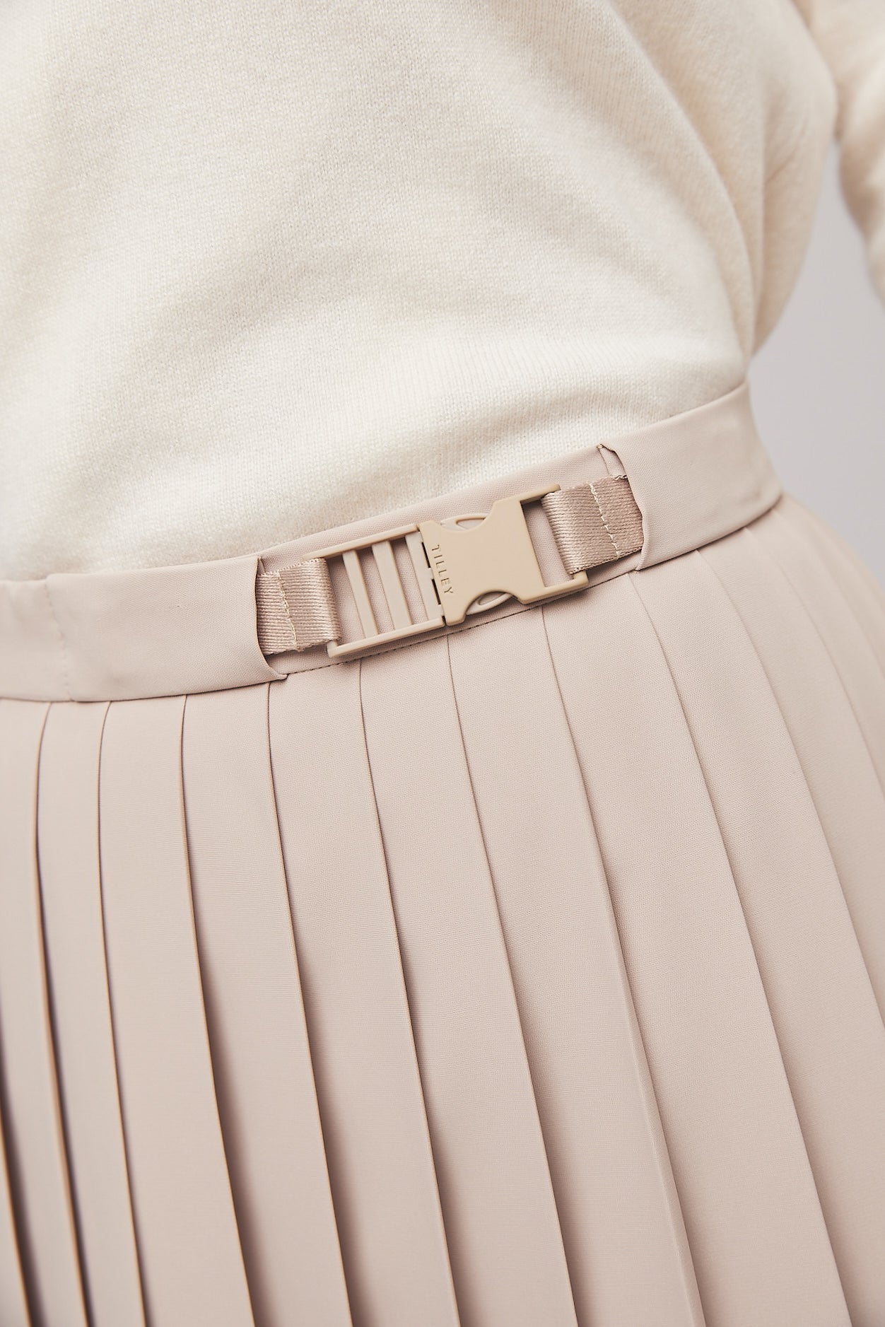 Tilley Tech Slk Pleated Midi Skirt